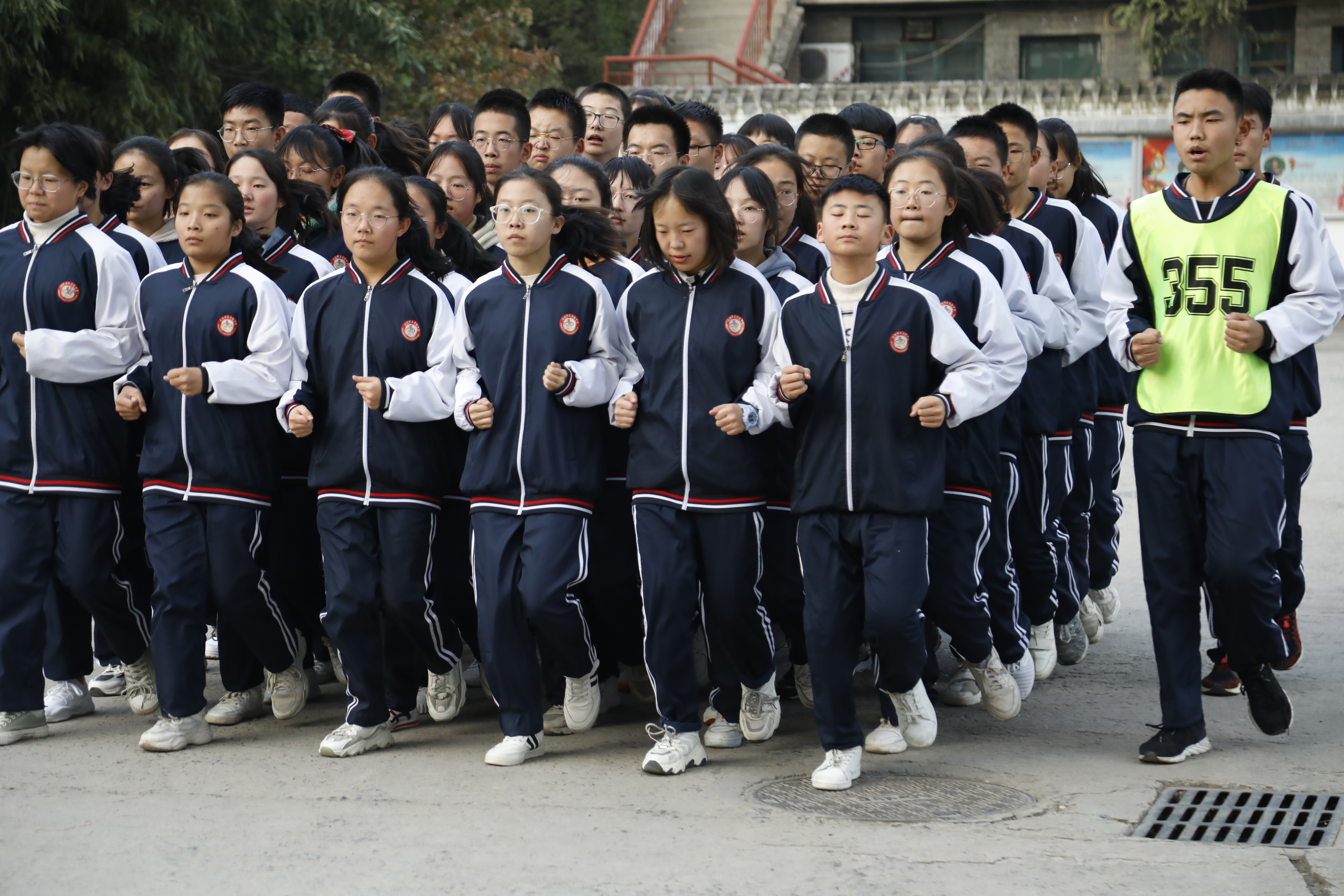 高一年级举行跑操比赛-山西师范大学实验中学